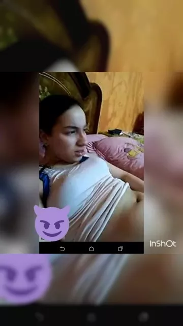 بنت مصرية بتعمل سكس مع حبيبها في مكالمة تليفون