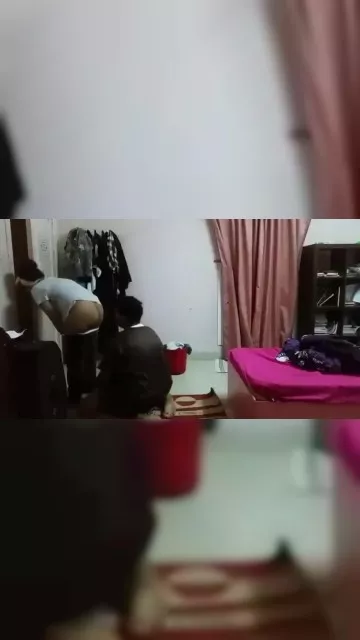 سكس  خليجي فاجر داخل بيت عيلة خدام يلحس كس بنت صاحب البيت